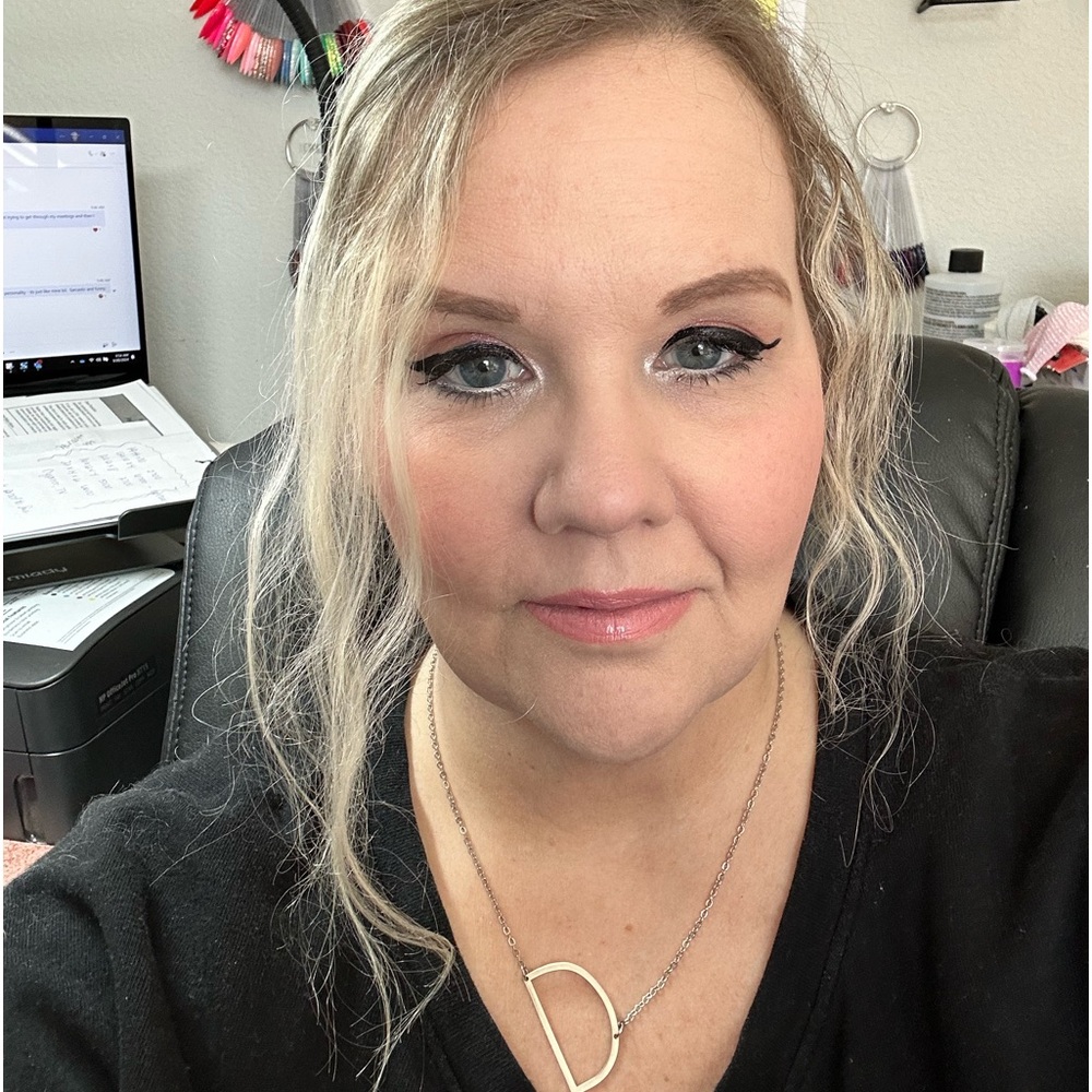 Meet your Posher, Deb